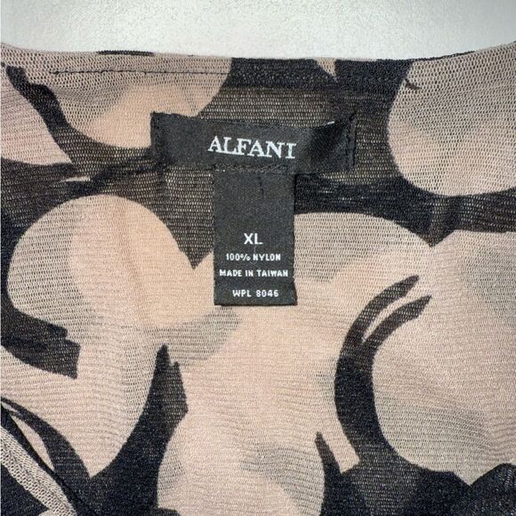 Alfani Size XL Women’s Elegant Black and Tan Patterned Blouse - Picture 4 of 7